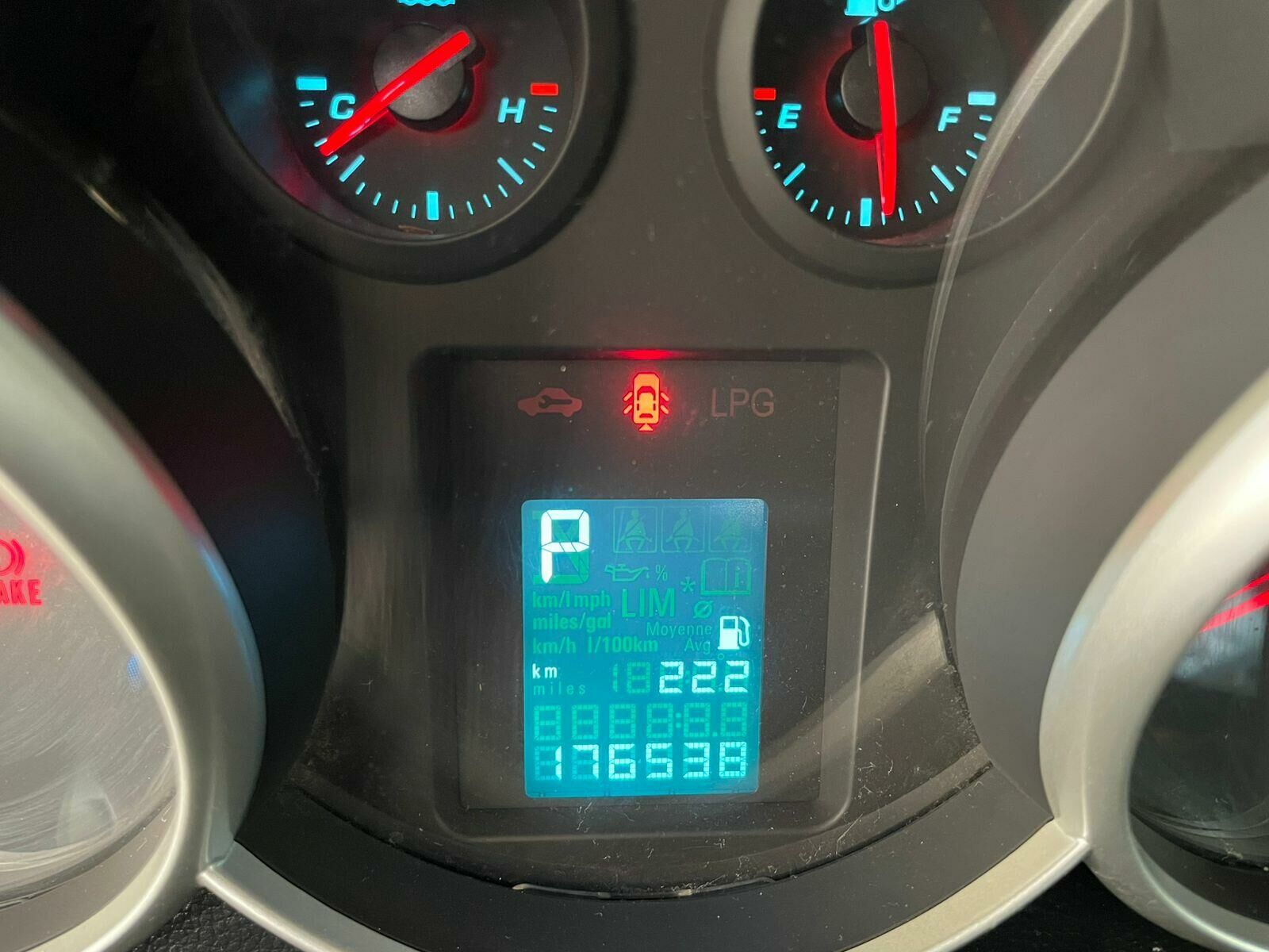 Imagem do veículo  CHEVROLET CRUZE LT 1.8 AT